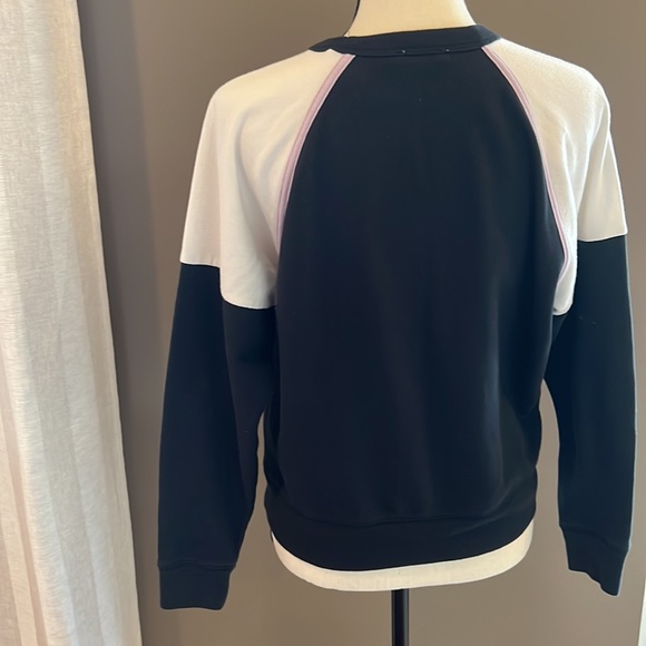 Levi’s Crewneck - Picture 4 of 5